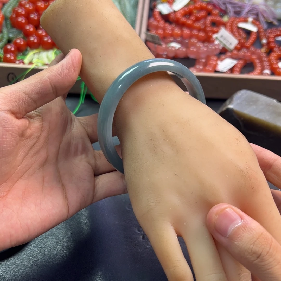 颈饰未镶嵌翡翠多样性钢板料海蓝之谜翡翠手镯