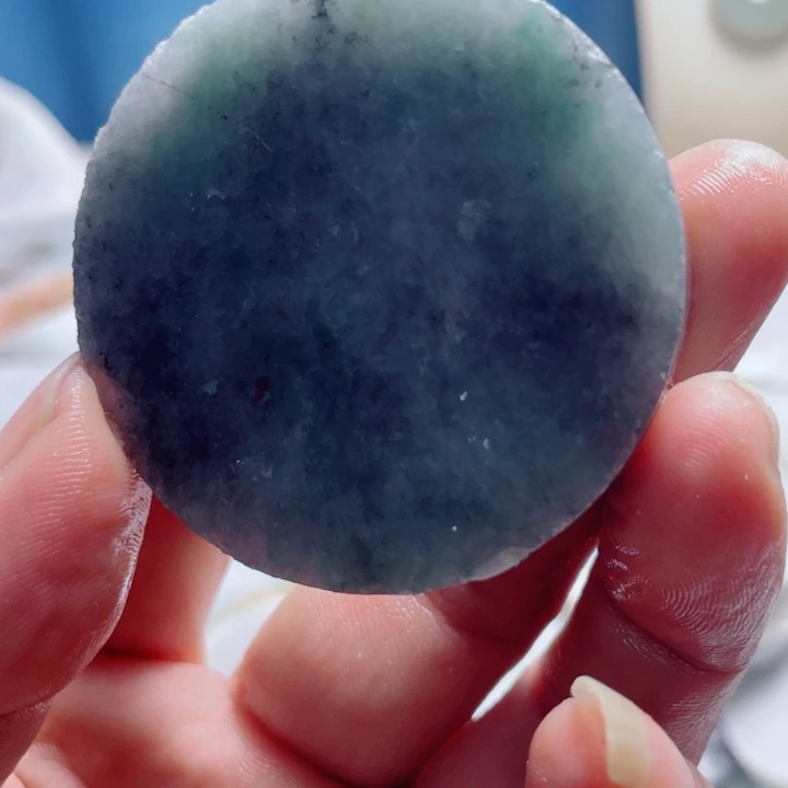 翡翠挂件未镶嵌翡翠