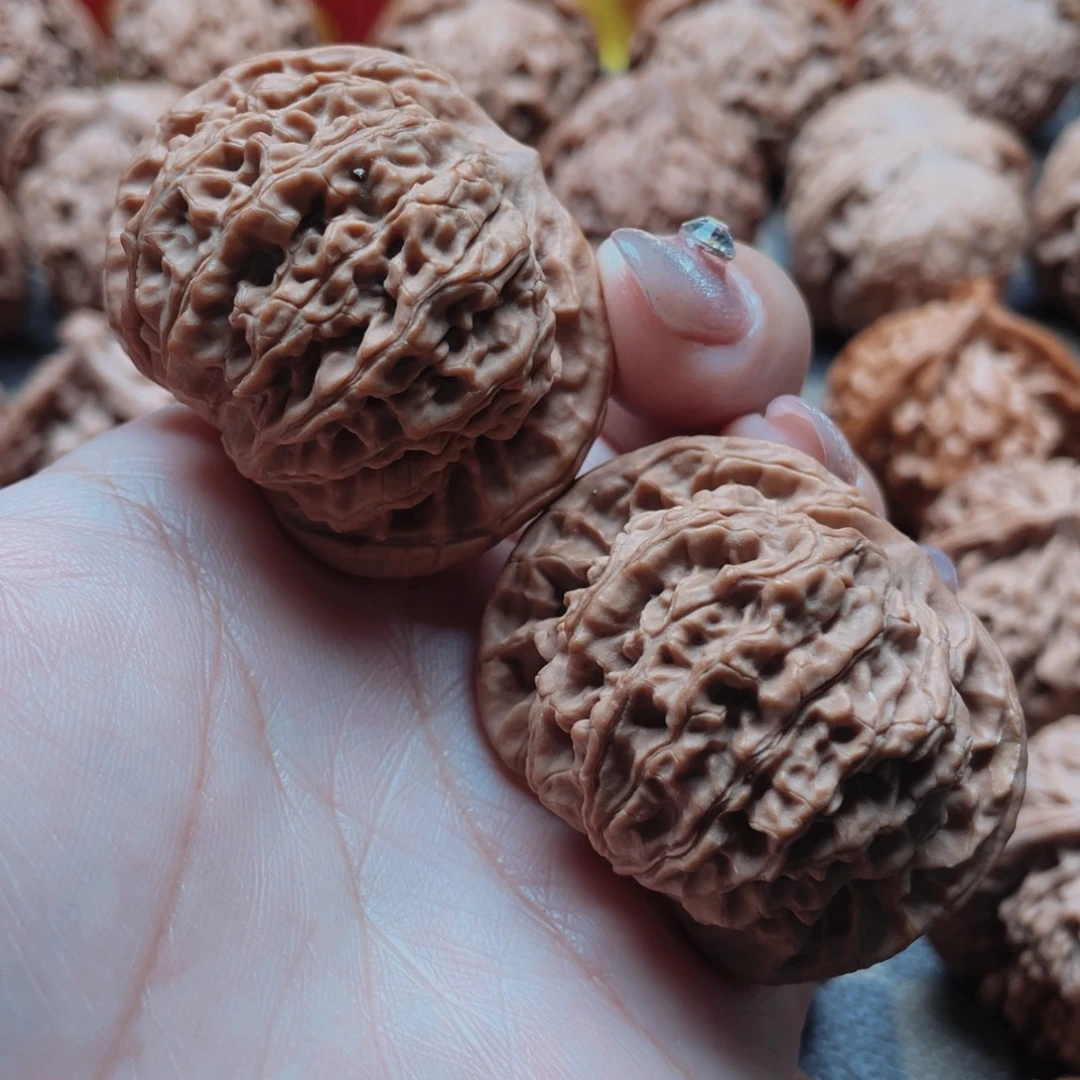 桃核把件盘龙纹核桃