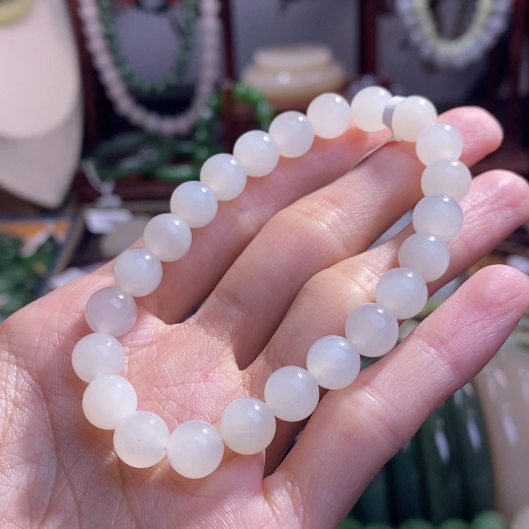 和田玉新疆白玉手串8MM未镶嵌混****?