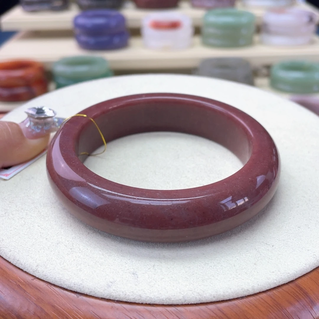 沉****石英质玉未镶嵌手镯