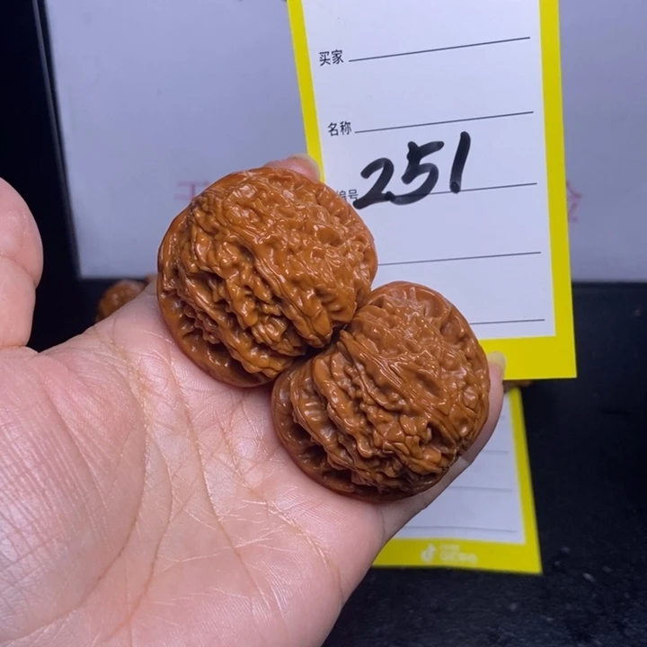 文玩核桃吊坠251/42白狮子色差福利