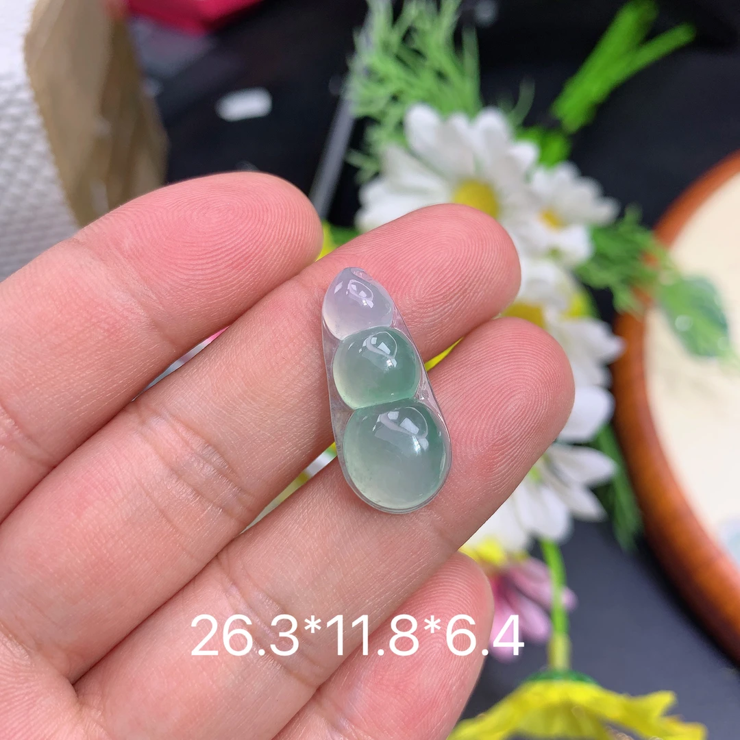 天然缅甸翡翠A货冰种飘绿福豆路挂件高冰精百搭冰透冰润妈妈气质