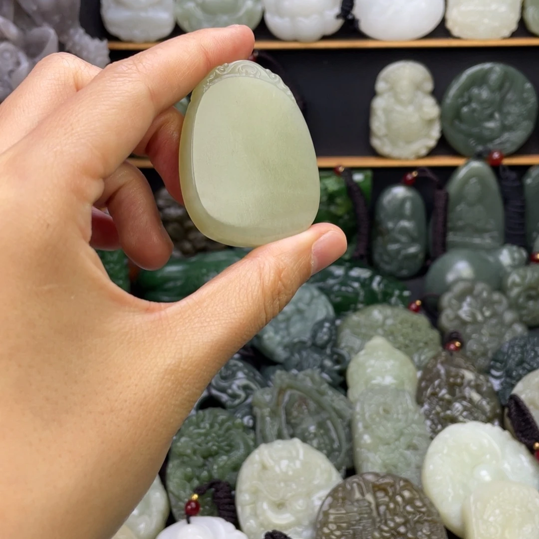 和田玉未镶嵌颈饰