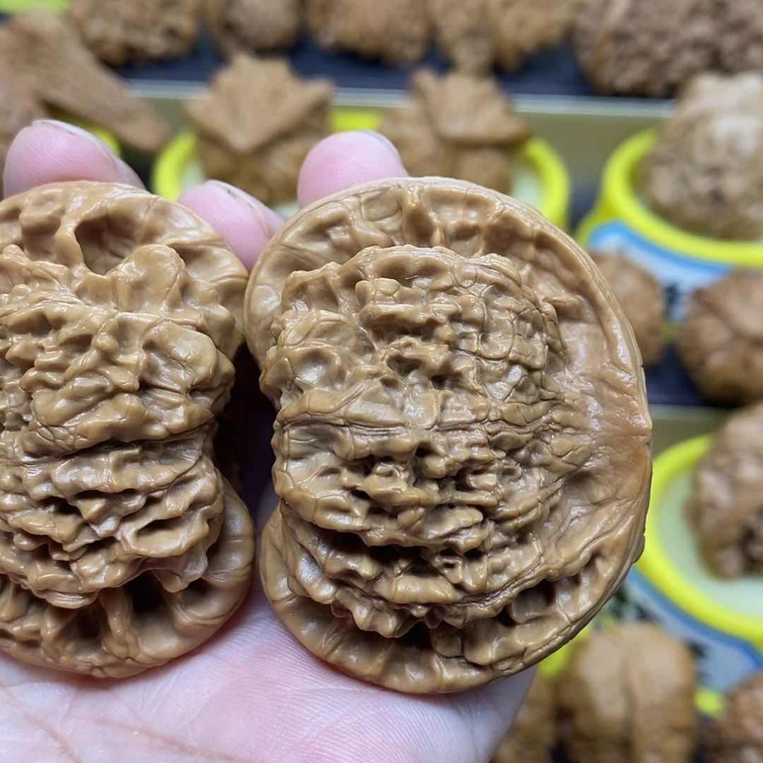 文玩核桃吊坠蛇王50