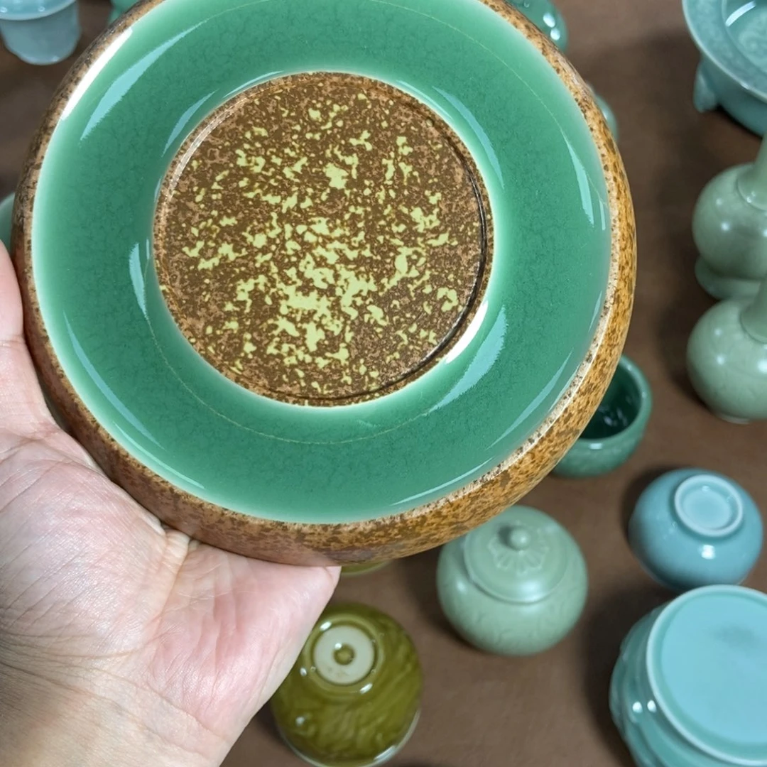 蜗***牛龙泉青瓷茶器主人杯