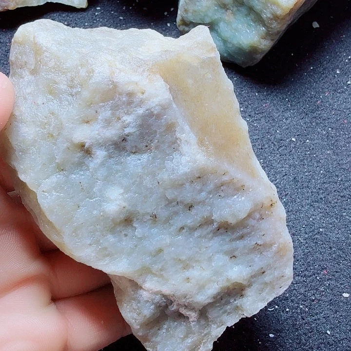 未镶嵌和田玉（糖玉）珠宝半成品