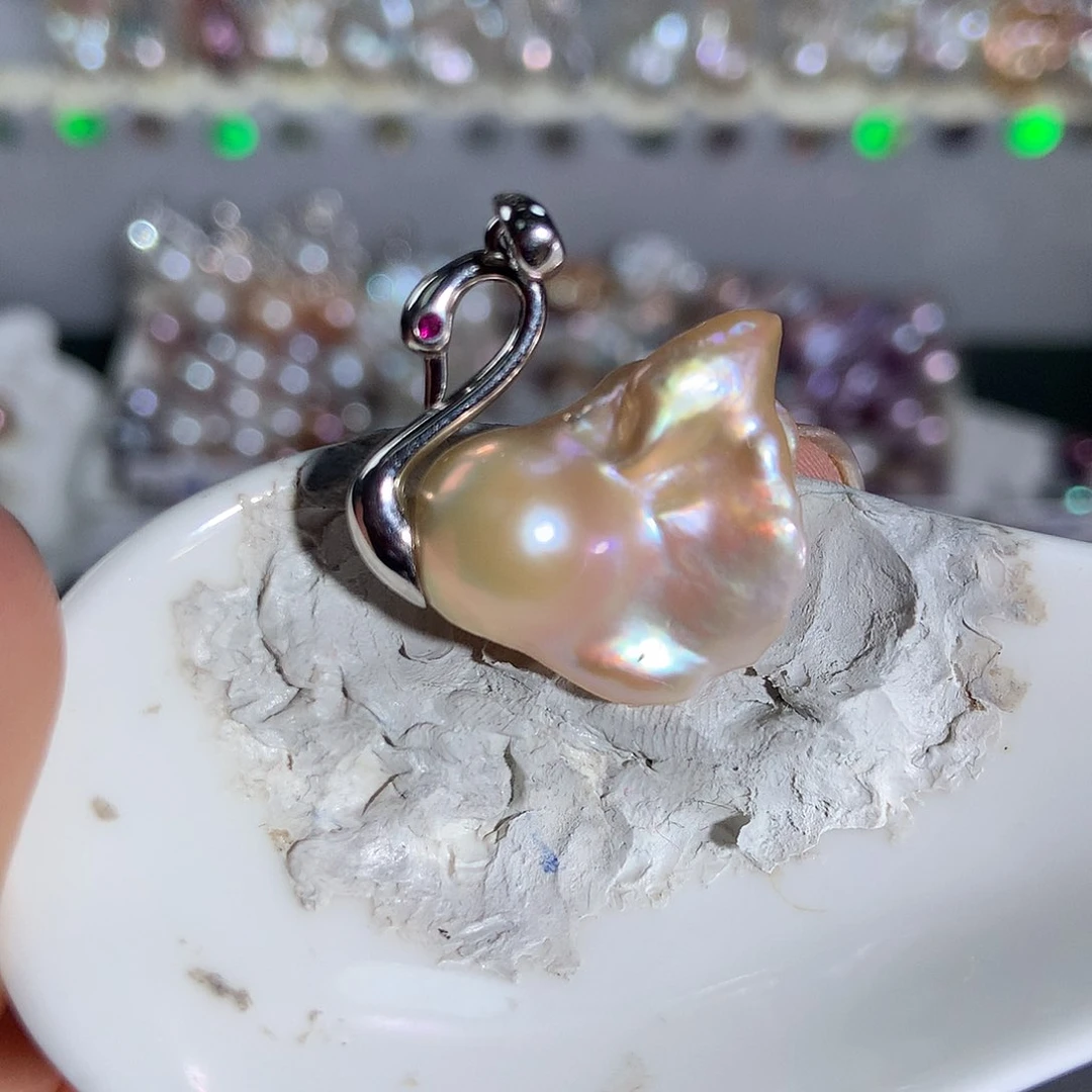 银S925镶嵌淡水珍珠吊坠