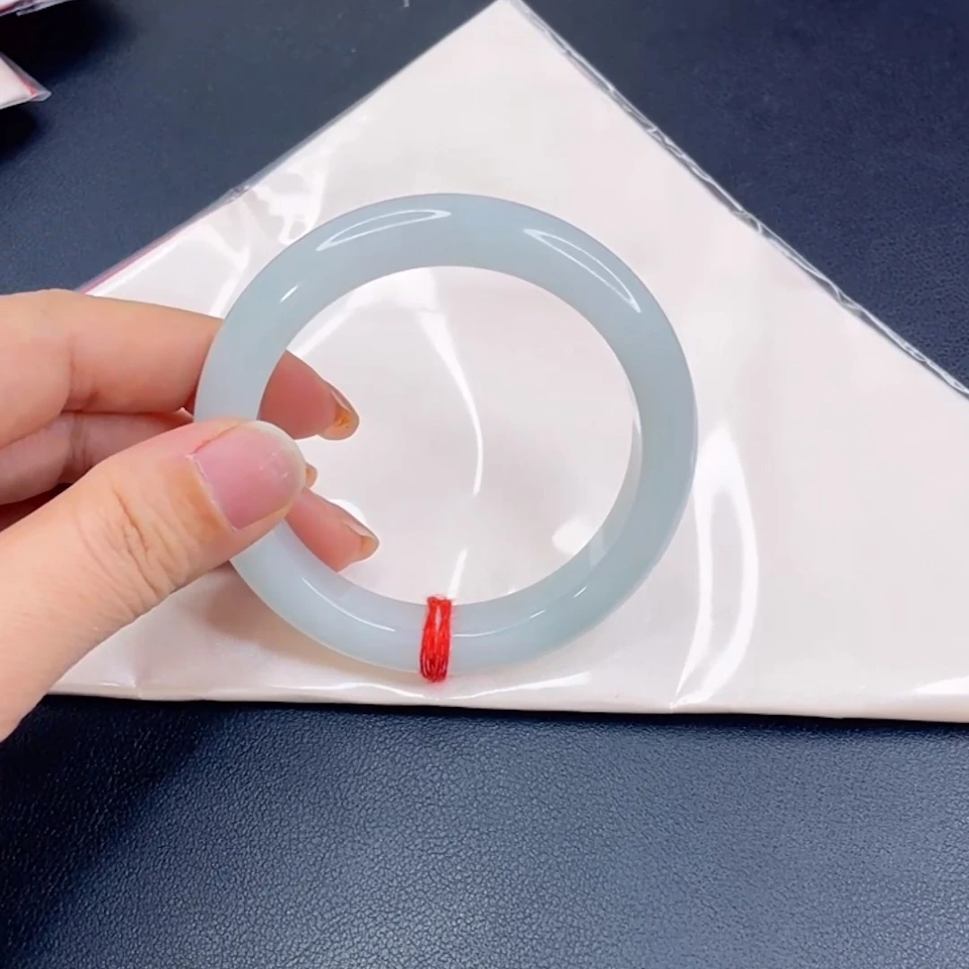 翡翠未镶嵌手镯糯冰种水