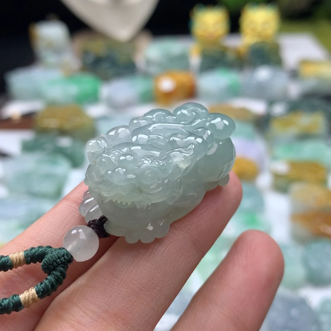 翡翠未镶嵌颈饰貔貅09