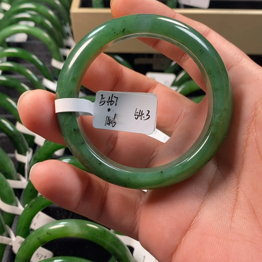 和田玉（碧玉）未镶嵌手镯有瑕疵54