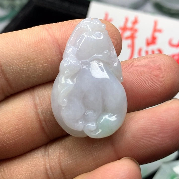 翡翠吊坠(赠链)未镶嵌