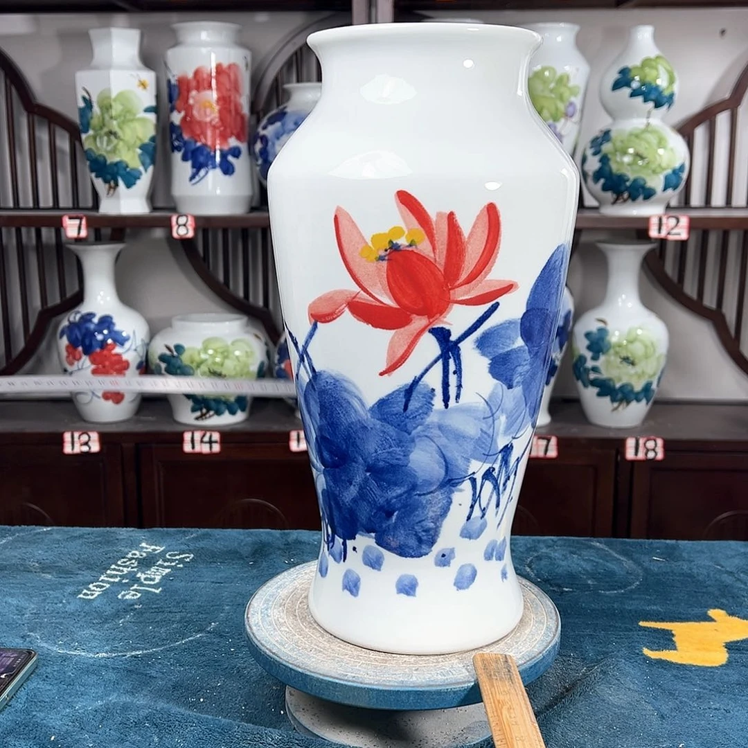 摆件景德镇陶瓷大鱼红荷