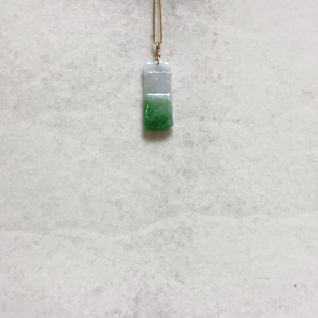 翡翠颈饰18K金镶嵌简单