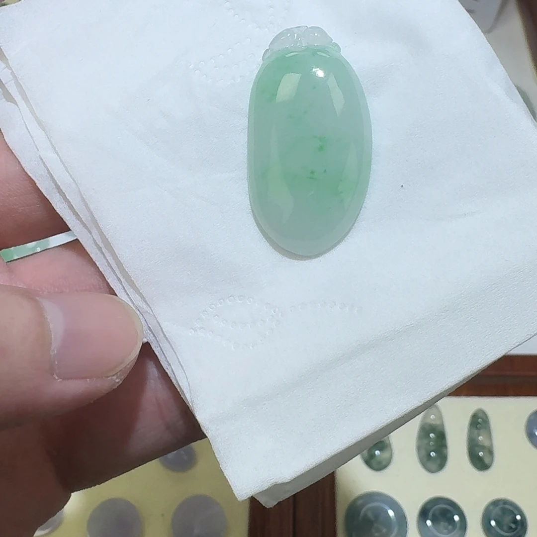 颈饰未镶嵌翡翠福瓜