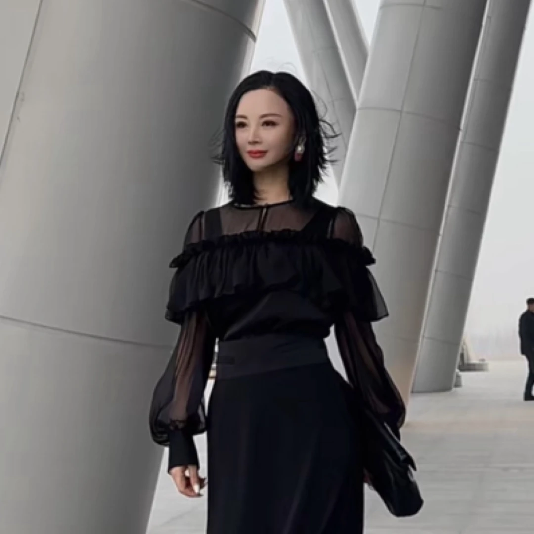 【RZ】出彩——设计感黑色荷叶边网纱上衣