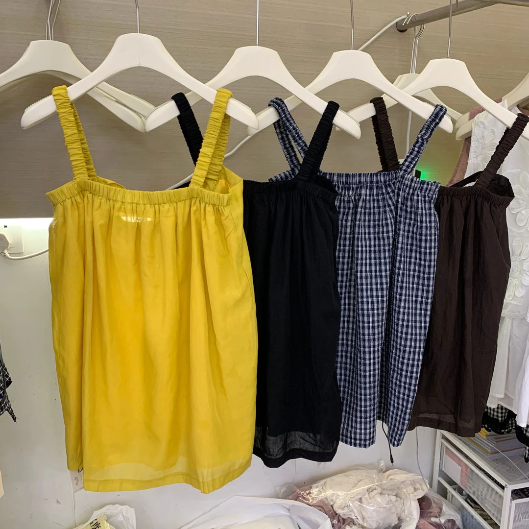 韩系度假风方领褶皱吊带背心女2025夏季新款宽松露背系带外穿上衣