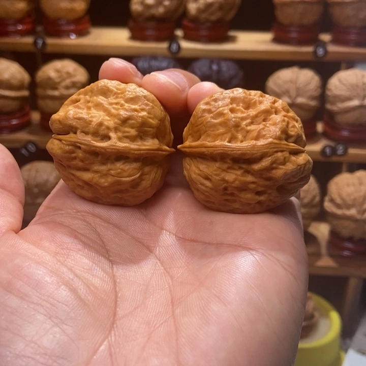 文玩核桃把件龙脊妖蟾3