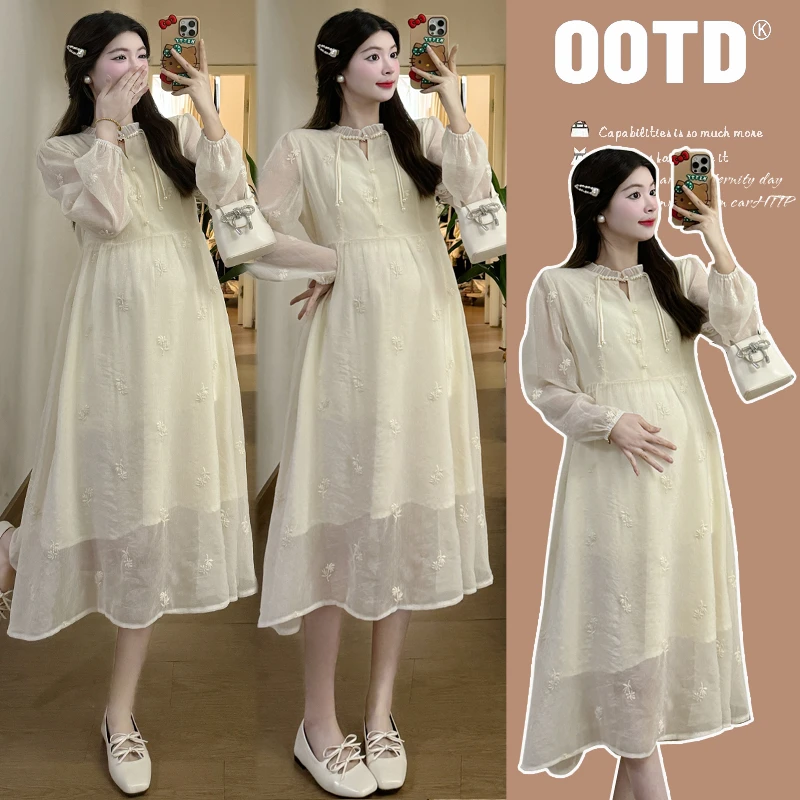 2025孕妇小清新甜美宽松刺绣重工新中式连衣裙蕾丝大码春秋显瘦