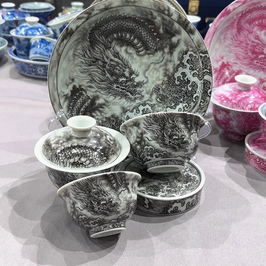 瓷片景德镇瓷器精品陈列