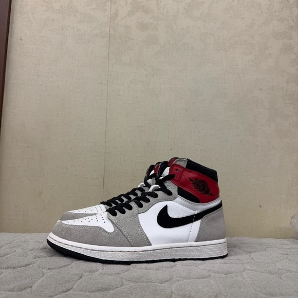 95新 maje 41码/aj1烟灰/二手/无原盒/休闲鞋