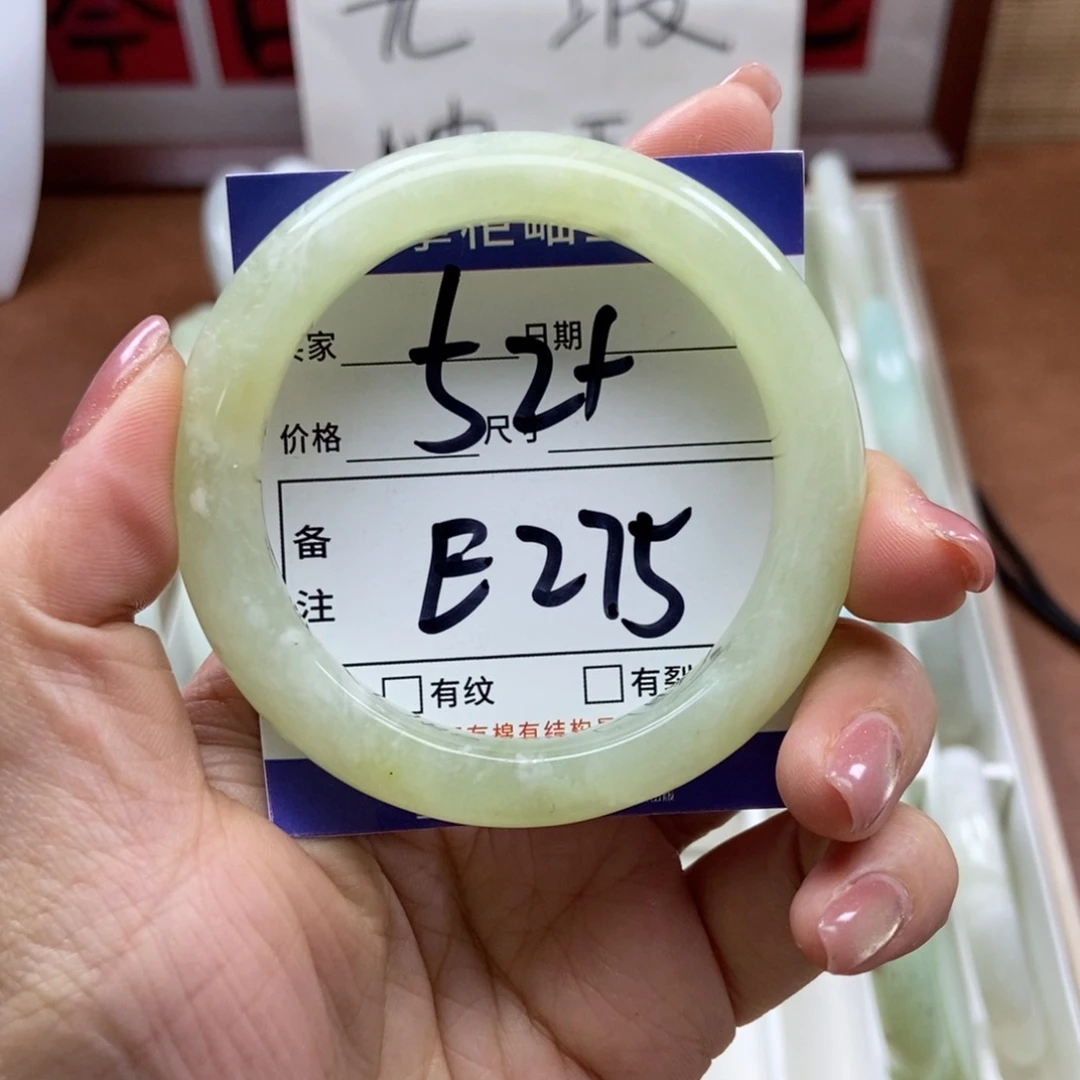 岫玉手镯手镯未镶嵌