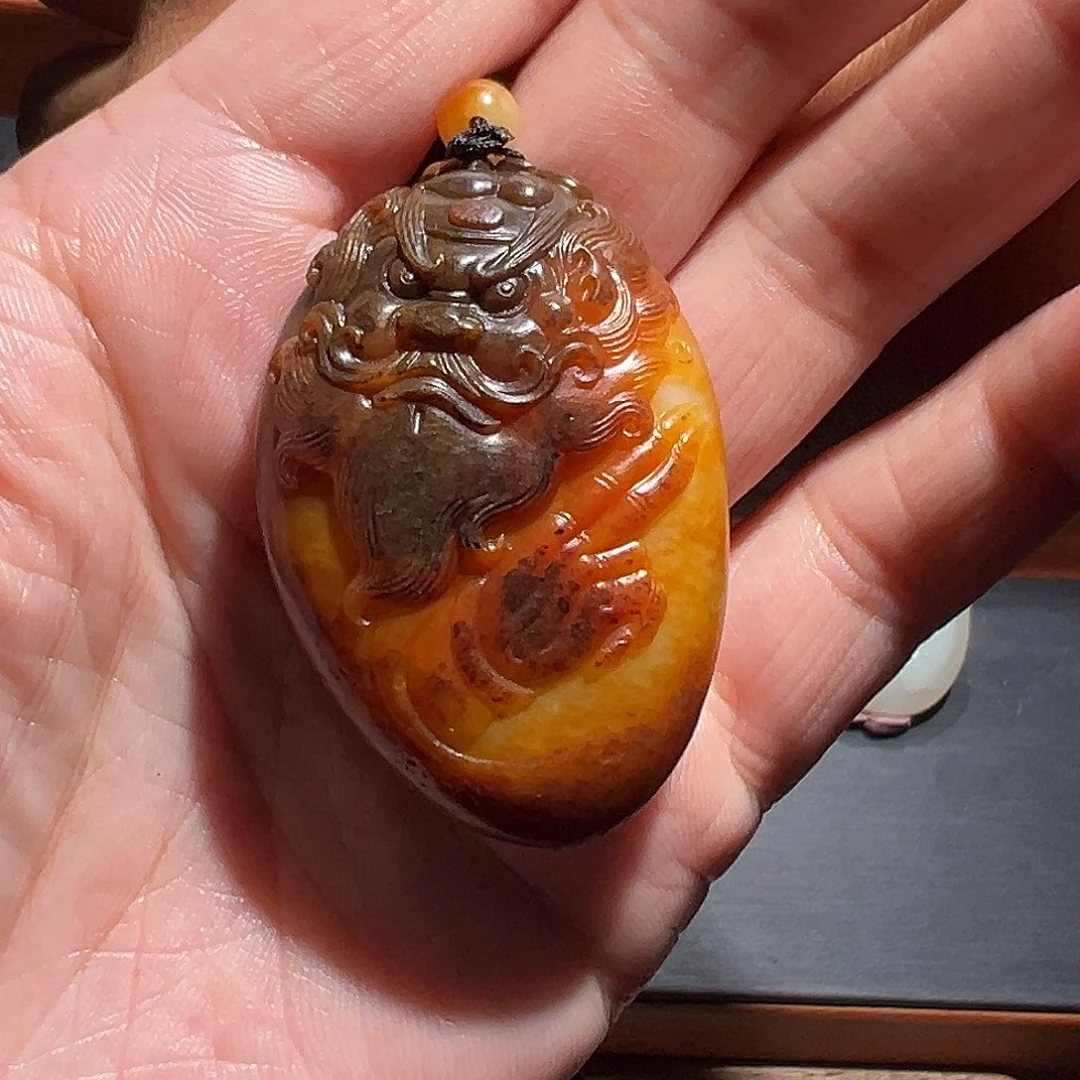酒***伤和田玉未镶嵌颈饰