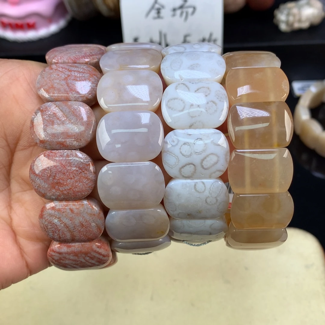 硅化珊瑚（珊瑚玉）未镶嵌颈饰300漏150米一条可挑（11号）