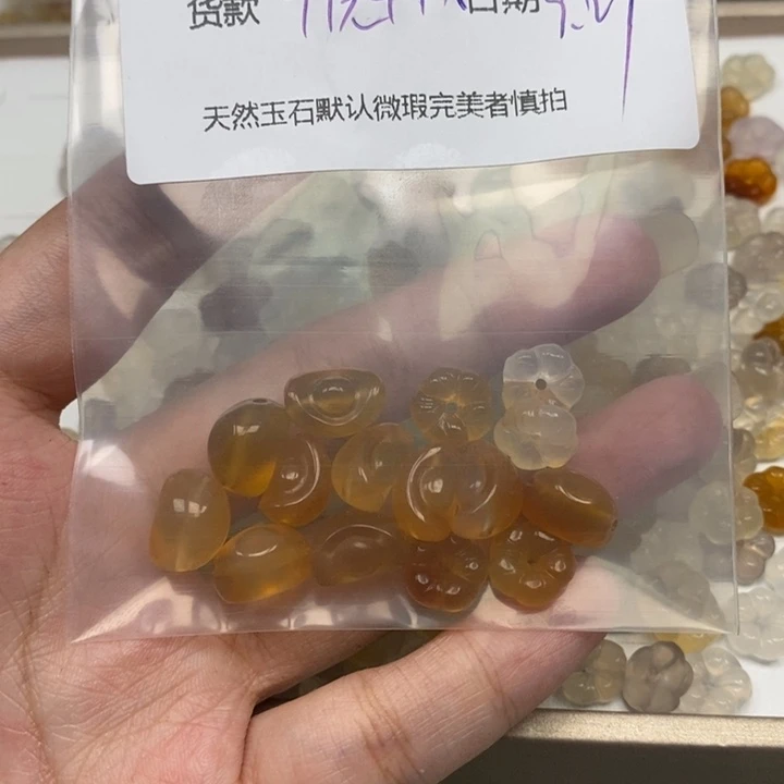 柒***染玛瑙/玉髓未镶嵌颈饰