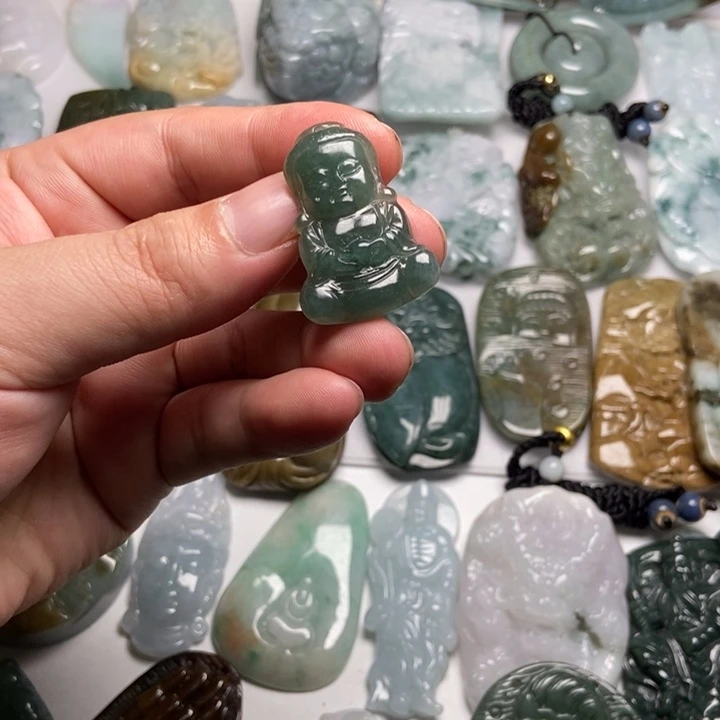 翡翠未镶嵌颈饰宝宝佛60