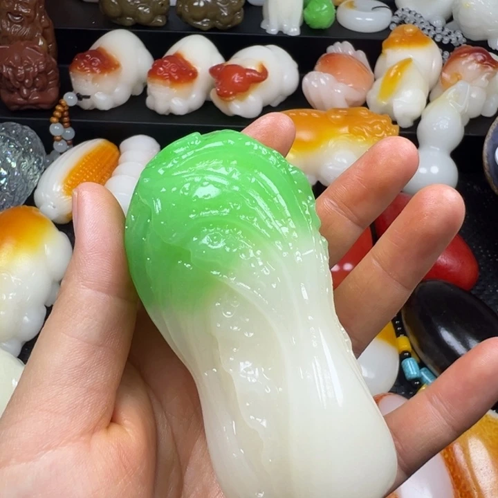 新疆戈壁五彩石金丝