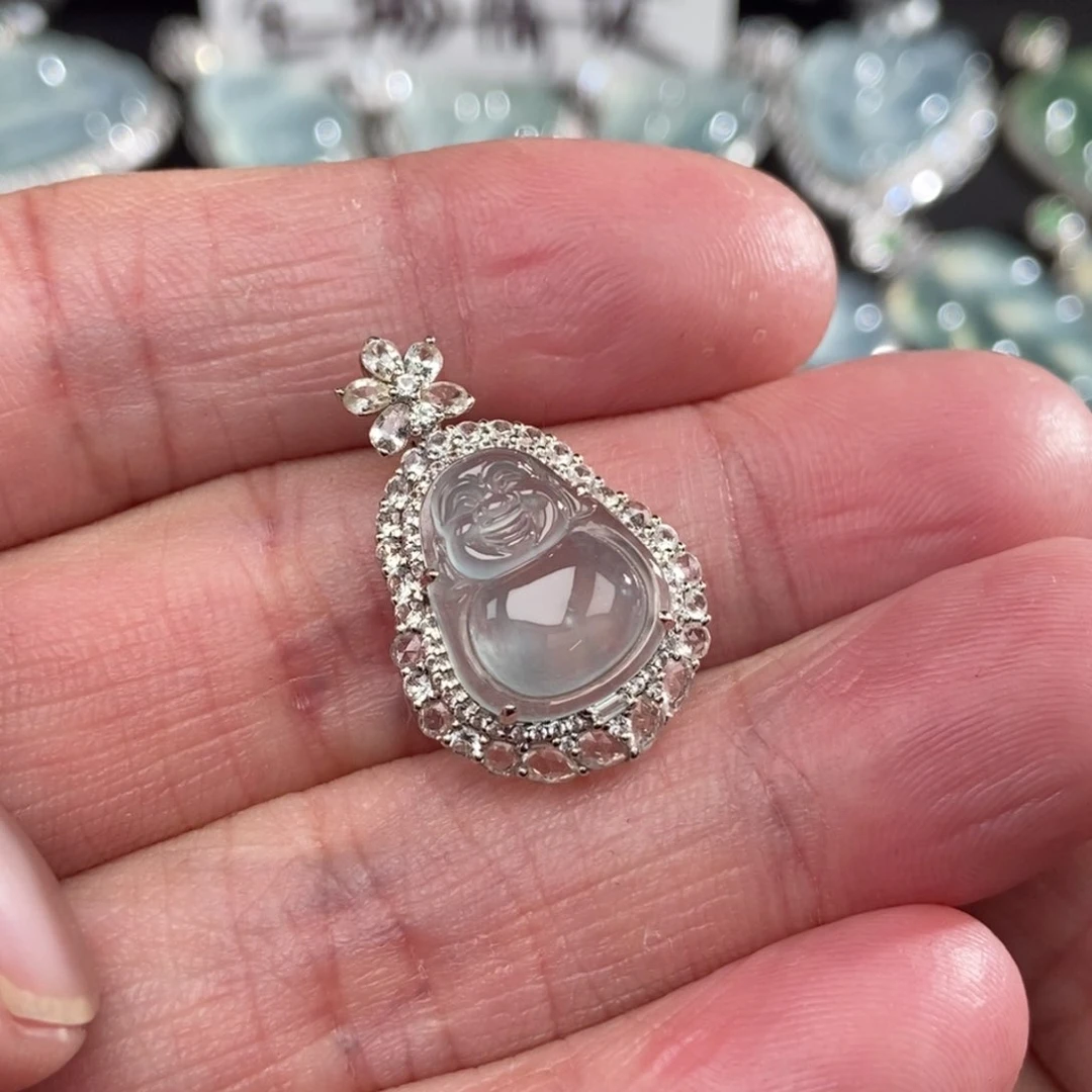 颈饰18K金镶嵌翡翠佛公