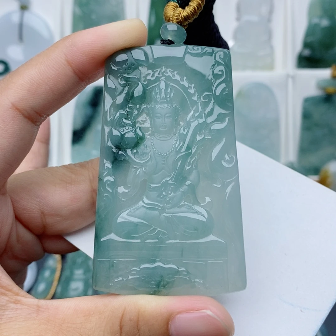 颈饰未镶嵌翡翠虚空藏