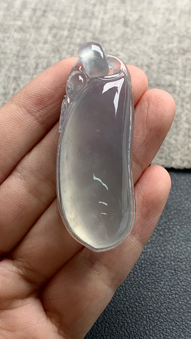 天然A货缅甸翡翠 福瓜 尺寸 : 55-19.7-11.8