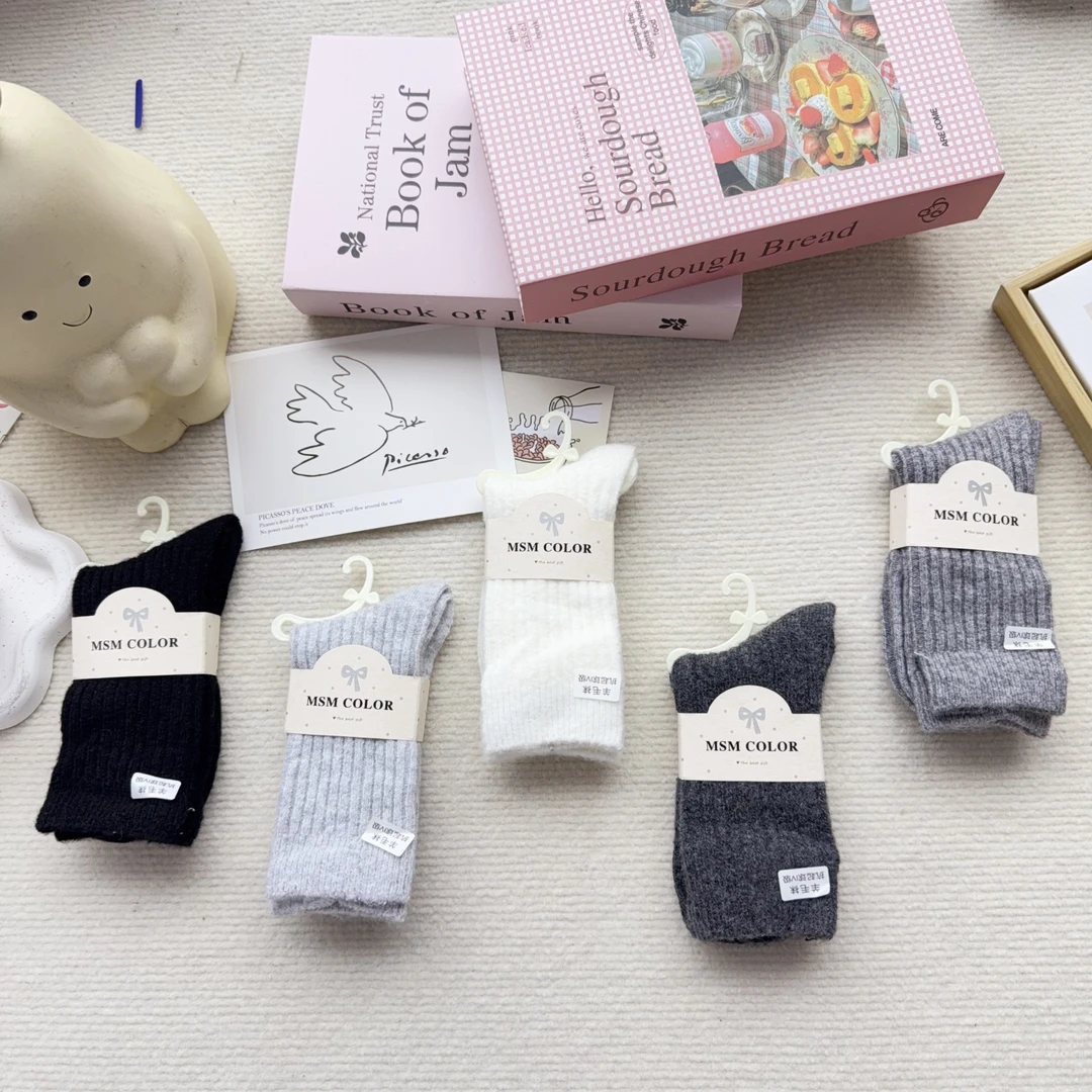 AC-68019 五双女袜休闲秋冬保暖韩系ins风中筒袜
