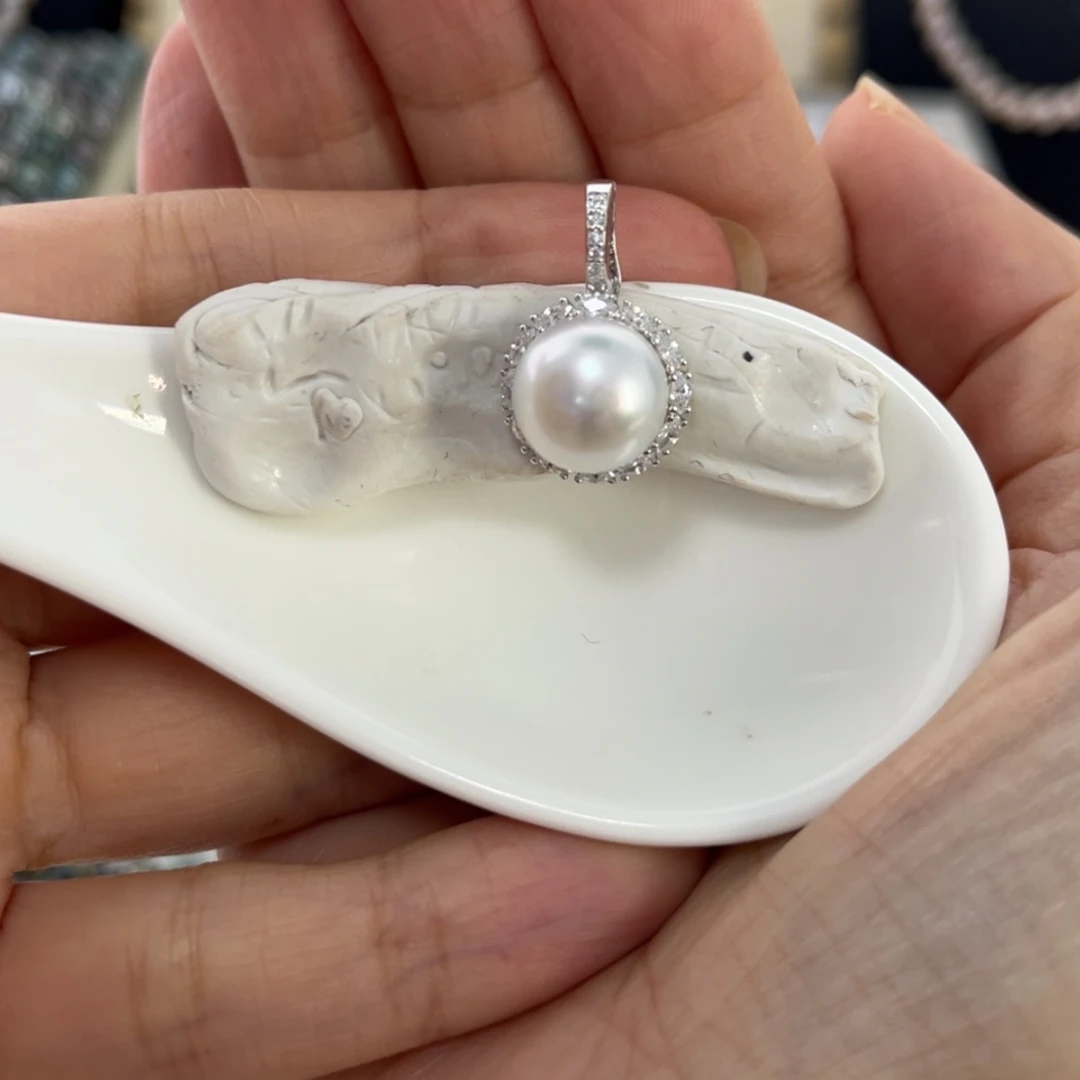 【闪购商品】颈饰银S925镶嵌海水珍珠