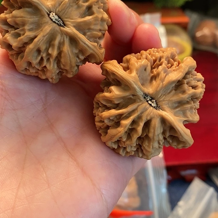 【闪购商品】文玩核桃吊坠帝王