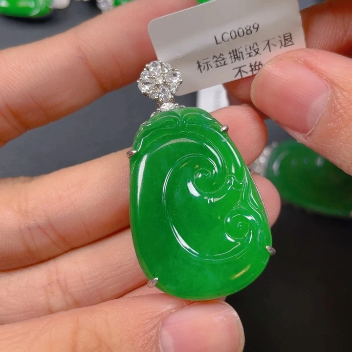 【闪购商品】颈饰银S925镶嵌翡翠翡翠