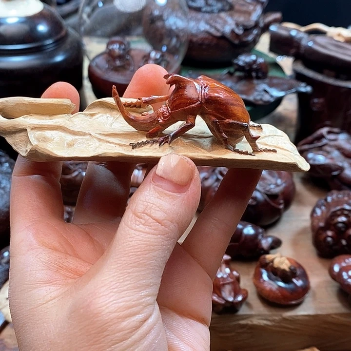 檀香紫檀（小叶紫檀）凭**风