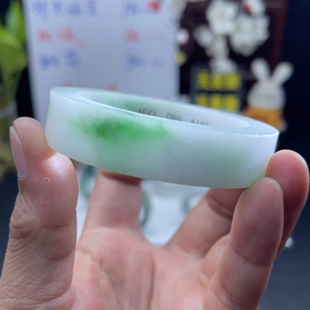 定制翡翠未镶嵌50-52正圈白底青手镯