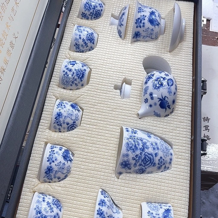 孤品茶具套装等。