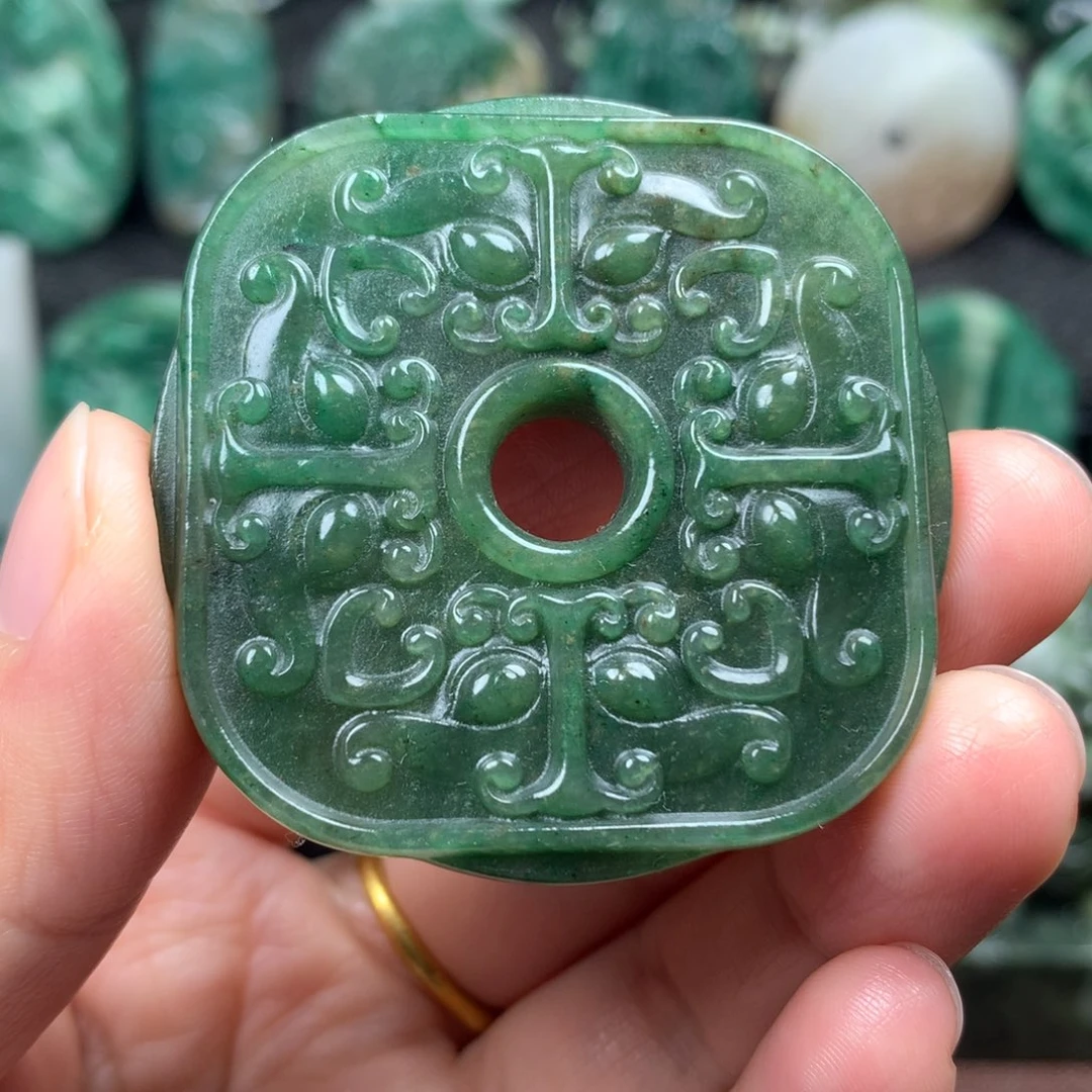 独山玉未镶嵌颈饰