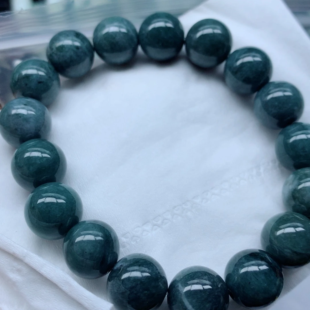 翡翠颈饰未镶嵌手串