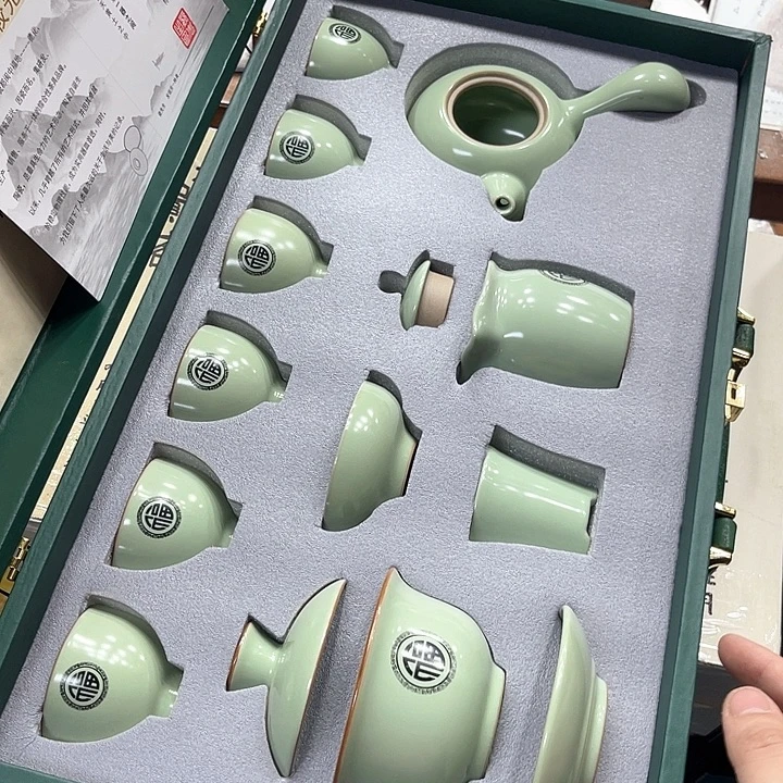 孤品茶具套装等。