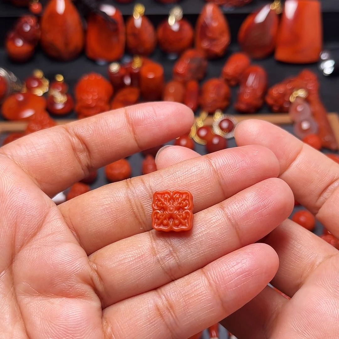 小***生南红玛瑙未镶嵌配饰背云