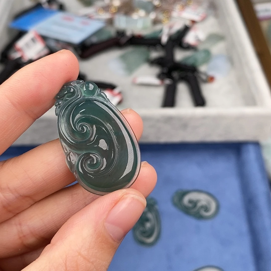 翡翠颈饰未镶嵌一