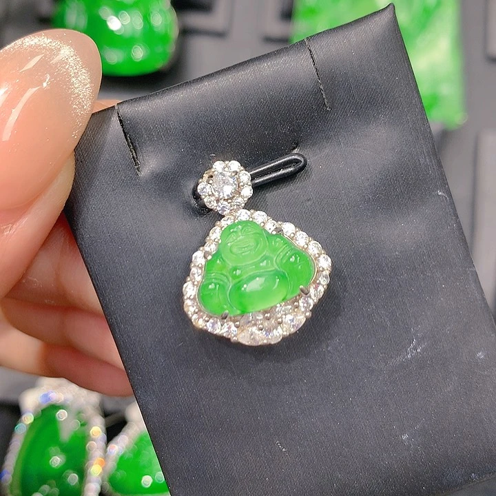 颈饰银S925镶嵌翡翠元气