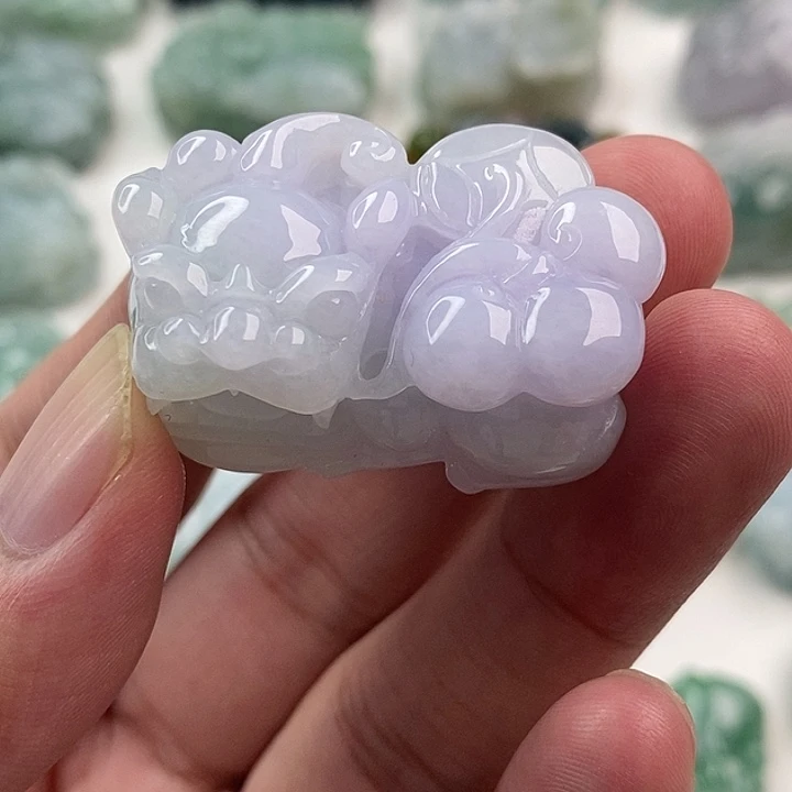 翡翠未镶嵌颈饰貔貅