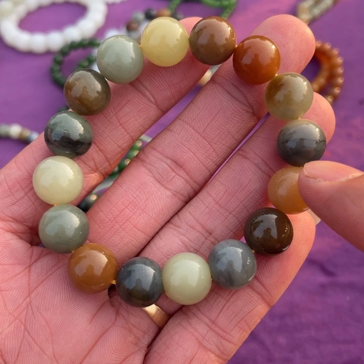 和田玉（糖玉）未镶嵌颈饰