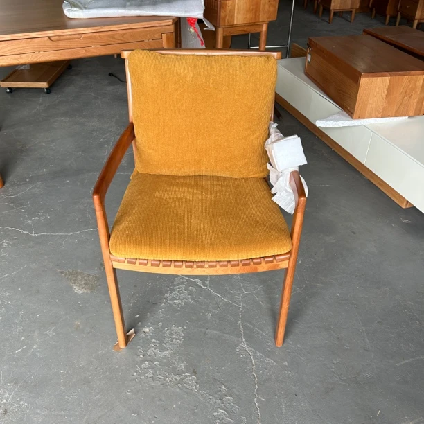 无售后不退不换 樱桃木休闲椅 57*66*81